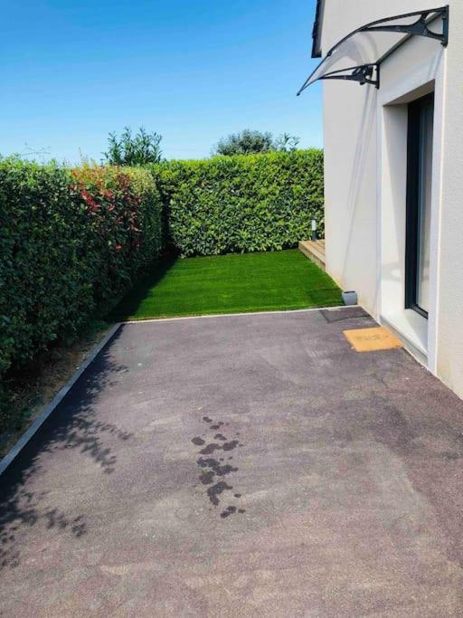 Maisonnette Avec Terrasse Argences Exterior photo