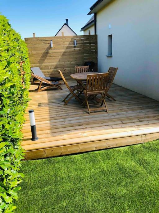 Maisonnette Avec Terrasse Argences Exterior photo